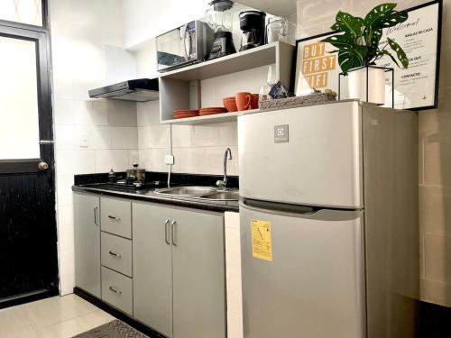 Mini Suite with Patio! Centrally located to all of Quito in ลา ฟลอเรสตา Mini Suite with Patio! Centrally located to all of Quito in ลา ฟลอเรสตา