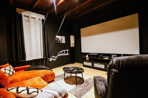 Guestroom, Cinema prive - Movie Night Loft in La Force (Aquitaine) Guestroom, Cinema prive - Movie Night Loft in La Force (Aquitaine)