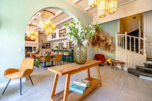 Hotel Les Palmiers in Sainte-Maxime Hotel Les Palmiers in Sainte-Maxime