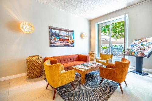 Hotel Les Palmiers in St.Maxime Hotel Les Palmiers in St.Maxime