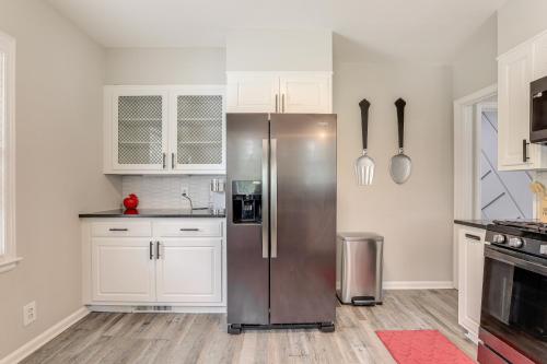 Updated Piedmont Heights Apt - 5 Mi to Dtwn ATL! in Ansley Park Updated Piedmont Heights Apt - 5 Mi to Dtwn ATL! in Ansley Park