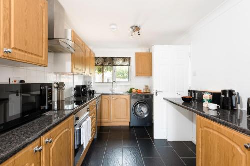 Leaside House by Grandeur Property in Swaythling Leaside House by Grandeur Property in Swaythling