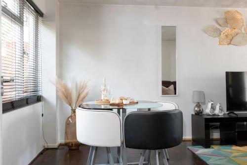 Leaside House by Grandeur Property in Swaythling Leaside House by Grandeur Property in Swaythling