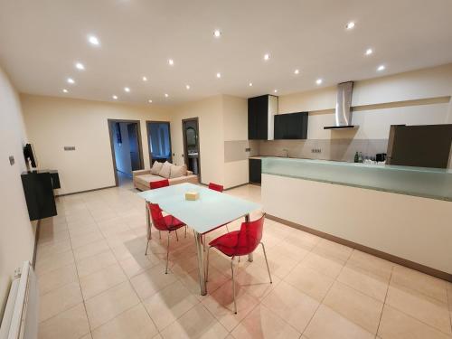 Politaly Hotel in 阿博維揚 Politaly Hotel in 阿博維揚