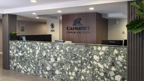 Lobby, Canmore Inn and Suites in Canmore (AB) Lobby, Canmore Inn and Suites in Canmore (AB)