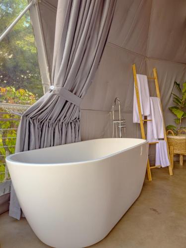 المرافق, Cardedeu Domos in Victoria المرافق, Cardedeu Domos in Victoria