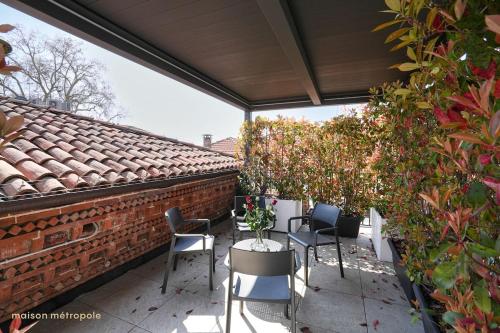 Vistas, Palazzo Zoya Ludovico II in Asti Vistas, Palazzo Zoya Ludovico II in Asti