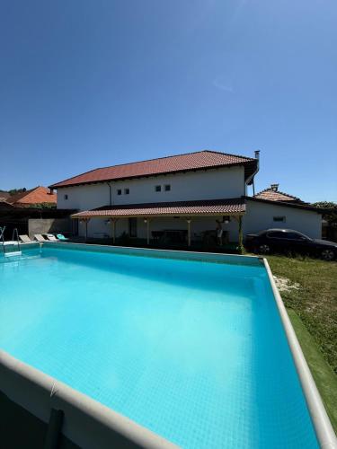 Úszómedence, Pensiunea Ileana in Ranca - Novaci Úszómedence, Pensiunea Ileana in Ranca - Novaci