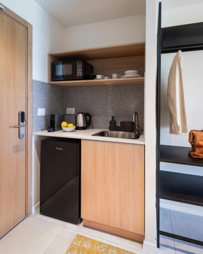 Tayo Studios & Apartments in Bat Yam Tayo Studios & Apartments in Bat Yam