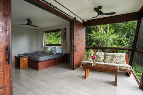 Roam Yoga & Wellness Lodge in Bastimentos Roam Yoga & Wellness Lodge in Bastimentos