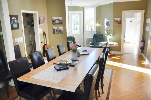 Спільний лаунж/ТБ зона, Villa Ekebo Bed & Kitchen in Боргхольм Спільний лаунж/ТБ зона, Villa Ekebo Bed & Kitchen in Боргхольм