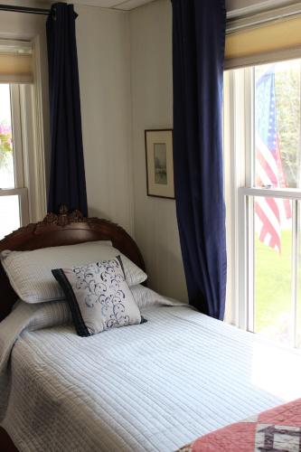 This photo about Hobble Inn B&B shared on HyHotel.com