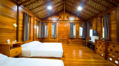 Melrimba Garden near Melrimba Garden Restaurant Melrimba Garden near Melrimba Garden Restaurant