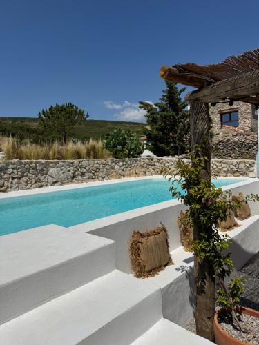 Masía La Costereta (Masia La Costereta) in Cati Masía La Costereta (Masia La Costereta) in Cati