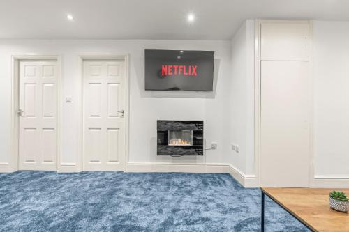 Luxury 2BR City Apt With Parking Sleeps 8 in 舍伍德 Luxury 2BR City Apt With Parking Sleeps 8 in 舍伍德