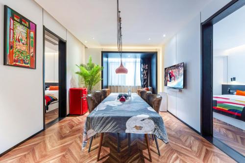 HeSu Hidden Art Hotel & Suites -Near Xi'an Drum Tower and Yongning Gate -Free Laundry Luggage Storag in Small Wild Goose Pagoda HeSu Hidden Art Hotel & Suites -Near Xi'an Drum Tower and Yongning Gate -Free Laundry Luggage Storag in Small Wild Goose Pagoda
