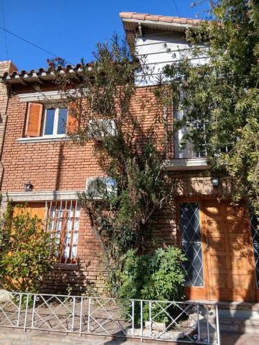 A szálláshely kívülről, Sentite como en casa near Gov. Francisco Gabrielli nemzetközi repülőtér A szálláshely kívülről, Sentite como en casa near Gov. Francisco Gabrielli nemzetközi repülőtér