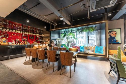 HeSu Hidden Art Hotel & Suites -Near Xi'an Drum Tower and Yongning Gate -Free Laundry Luggage Storag in Small Wild Goose Pagoda HeSu Hidden Art Hotel & Suites -Near Xi'an Drum Tower and Yongning Gate -Free Laundry Luggage Storag in Small Wild Goose Pagoda
