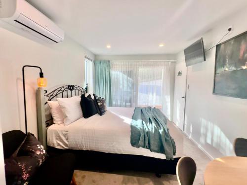 Portside Escape - Hotel Quality Linen in Lyttelton Portside Escape - Hotel Quality Linen in Lyttelton