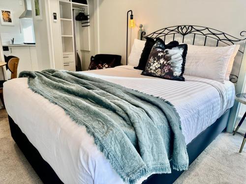 Portside Escape - Hotel Quality Linen in Lyttelton Portside Escape - Hotel Quality Linen in Lyttelton