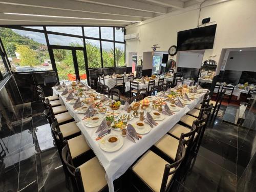 Банкетный зал, Hotel Bar Restaurant Mete in Влёра Банкетный зал, Hotel Bar Restaurant Mete in Влёра