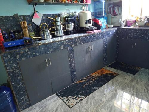 Affordable bedspacer good for 8 with breakfast in คลาริน Affordable bedspacer good for 8 with breakfast in คลาริน