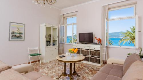 Közös társalgó / TV, Riva Guesthouse in Tivat Közös társalgó / TV, Riva Guesthouse in Tivat