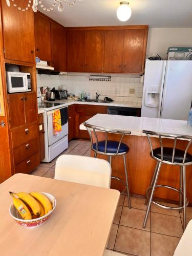 Affordable Private Room with Pool Access and Free Parking Near Zoo and Beaches in Clairemont Mesa East Affordable Private Room with Pool Access and Free Parking Near Zoo and Beaches in Clairemont Mesa East