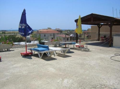 شرفة/ تراس, شقق ماريوس (Marios Apartments) in بيريفوليا شرفة/ تراس, شقق ماريوس (Marios Apartments) in بيريفوليا