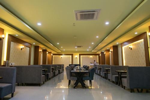 Restaurant, LAHR Hotels near Mvj Medical College And Hostel Restaurant, LAHR Hotels near Mvj Medical College And Hostel