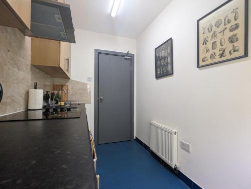 Room Near City Centre Private Bath Free Parking in Edge Hill Room Near City Centre Private Bath Free Parking in Edge Hill