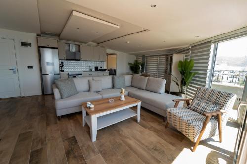 Aurasia Sea Side Hotel in มาร์มาริส Aurasia Sea Side Hotel in มาร์มาริส