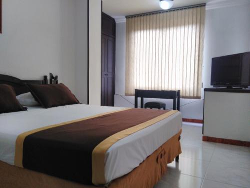 This photo about Ribera del Rio Av 2da Norte shared on HyHotel.com