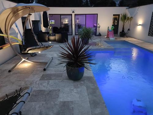 piscine privee studio in Artigues-pres-Bordeaux piscine privee studio in Artigues-pres-Bordeaux