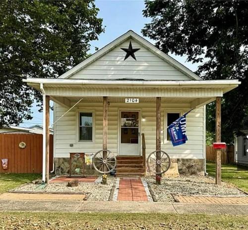 外部景觀, Mattoon home by sports complex in 馬頓 外部景觀, Mattoon home by sports complex in 馬頓