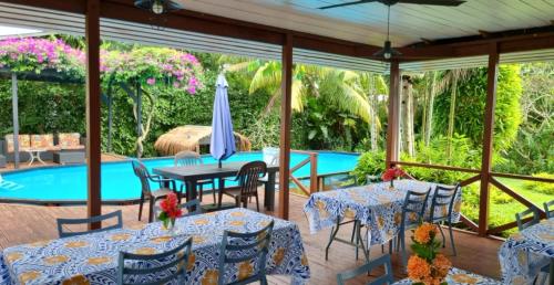 โรงแรมเดอะ ซามวน เอาทริคเกอร์ (The Samoan Outrigger Hotel) in โมโตโอตัว โรงแรมเดอะ ซามวน เอาทริคเกอร์ (The Samoan Outrigger Hotel) in โมโตโอตัว