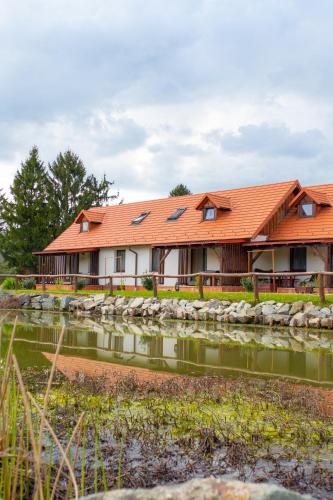Tampilan eksterior, Pinka-Völgyi Napfény Farm (Pinka-Volgyi Napfeny Farm) in Dozmat Tampilan eksterior, Pinka-Völgyi Napfény Farm (Pinka-Volgyi Napfeny Farm) in Dozmat