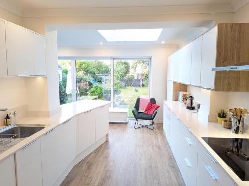 4-Bed Home, 5 min Walk to the Beach in East Southbourne and Tuckton 4-Bed Home, 5 min Walk to the Beach in East Southbourne and Tuckton