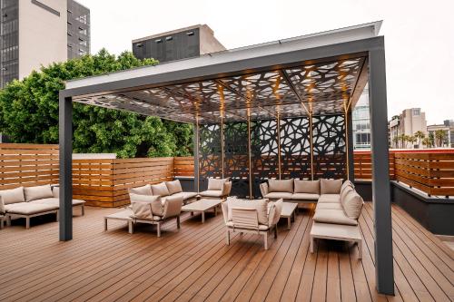 A szálláshely kívülről, Real del rio in Tijuana A szálláshely kívülről, Real del rio in Tijuana