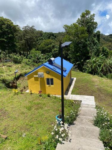 Bungalow au pied de la Soufrière (Bungalow au pied de la Soufriere) in Saint-Claude Bungalow au pied de la Soufrière (Bungalow au pied de la Soufriere) in Saint-Claude