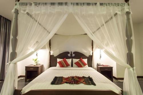 Yeak Loam Hotel in Banlung Yeak Loam Hotel in Banlung