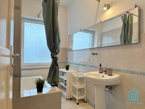 Beige Room -15 Minutes to Gdańsk Old Town & Seaside (Beige Room -15 Minutes to Gdansk Old Town & Seaside) in Zaspa Beige Room -15 Minutes to Gdańsk Old Town & Seaside (Beige Room -15 Minutes to Gdansk Old Town & Seaside) in Zaspa