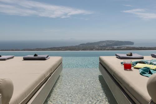 Úszómedence, Zatrikion Santorini Villas in Moni Profitou Iliou Úszómedence, Zatrikion Santorini Villas in Moni Profitou Iliou