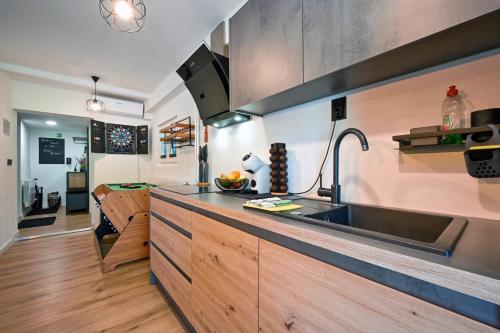 ห้องครัว, Holiday House with Pool and Wellness Area - Black Pearl in สเวติ คริซ ซาเชรตเย ห้องครัว, Holiday House with Pool and Wellness Area - Black Pearl in สเวติ คริซ ซาเชรตเย