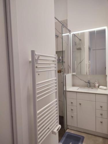 Exclusive Apartment In The Heart Of Monaco in Quartier du Port Exclusive Apartment In The Heart Of Monaco in Quartier du Port