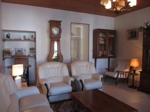 Gîte Huriel, 4 pièces, 5 personnes - FR-1-489-27 (Gite Independant avec Cour Close, WiFi et Chauffage Compris – Proche Montlucon et Neris-les-Bains - ) in Huriel Gîte Huriel, 4 pièces, 5 personnes - FR-1-489-27 (Gite Independant avec Cour Close, WiFi et Chauffage Compris – Proche Montlucon et Neris-les-Bains - ) in Huriel