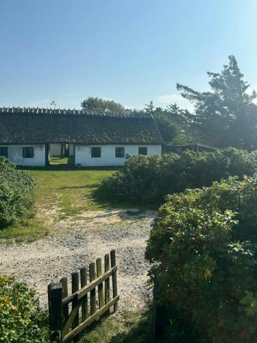 A szálláshely kívülről, Historic Kikhavn Summer House With Ocean View in Hundested A szálláshely kívülről, Historic Kikhavn Summer House With Ocean View in Hundested
