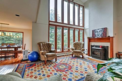 Scenic Dual-Retreat Vacation Home with Hot Tub & Mountain Views Near Trails in Juneau, Alaska in Juneau Scenic Dual-Retreat Vacation Home with Hot Tub & Mountain Views Near Trails in Juneau, Alaska in Juneau