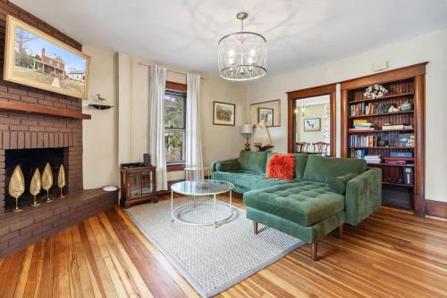 Historic Queen Anne Family Home w Modern Comforts in Harpers Ferry (WV) Historic Queen Anne Family Home w Modern Comforts in Harpers Ferry (WV)