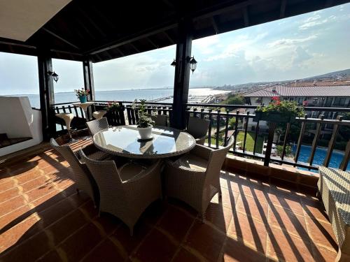 Luxury 3-BR apartment & sky terrace in Sveti Vlas Luxury 3-BR apartment & sky terrace in Sveti Vlas